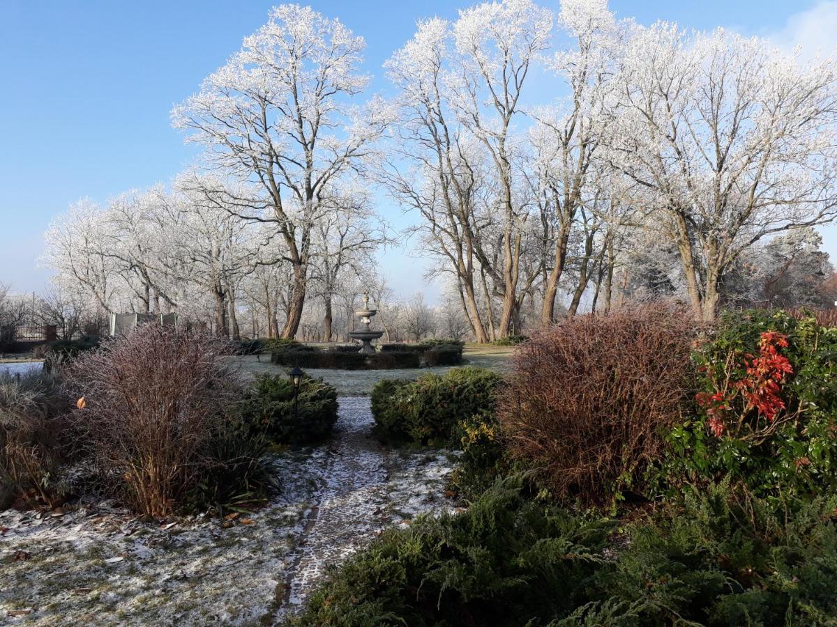 Gospodarstwo Agroturystyczne Dworek Janowicki Kazimierzewo Exterior photo